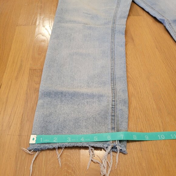 Universal Thread Jeans Distressed Curvy Light Blue Straight Leg Size 10 Denim - Picture 12 of 12